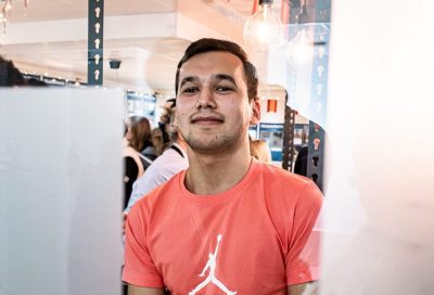 Personporträtt på eleven Ali.